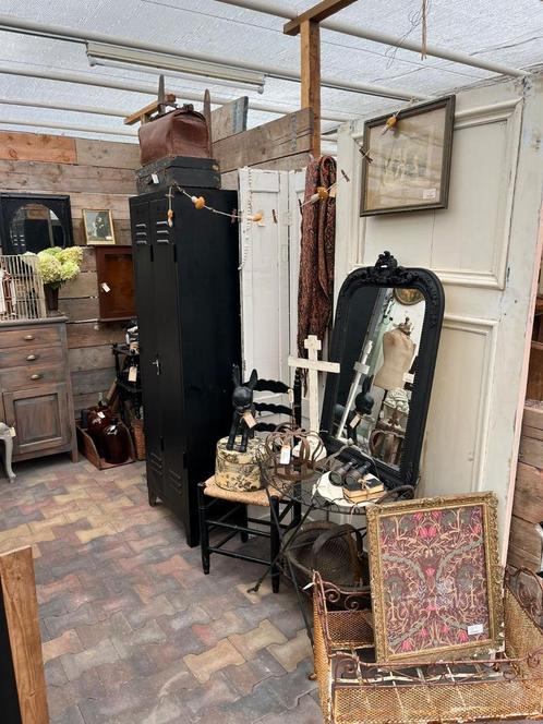 Kuif spiegel zwart sober,landelijk,vintage,brocant, Huis en Inrichting, Woonaccessoires | Spiegels, Zo goed als nieuw, Ophalen