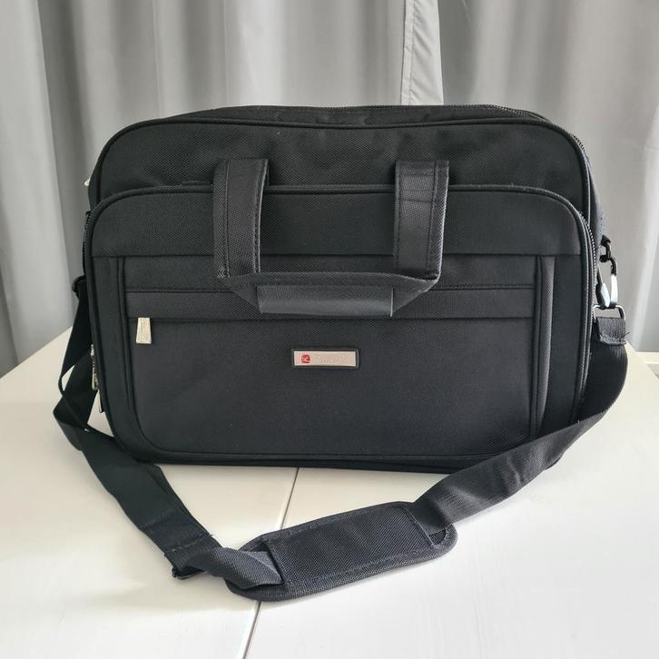 Tian Li zwarte reistas/weekendtas, Sieraden, Tassen en Uiterlijk, Tassen | Reistassen en Weekendtassen, Zo goed als nieuw, Zwart