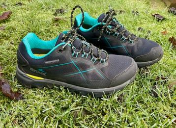 Dames wandelschoenen beschikbaar voor biedingen