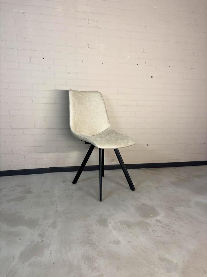 Witte Kunstlederen Eetkamerstoelen - 12 stuks, Huis en Inrichting, Stoelen, Zo goed als nieuw, Vijf, Zes of meer stoelen, Kunststof