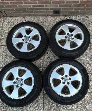 Winterbanden op Volvo velgen 16” beschikbaar voor biedingen
