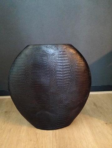 Nieuw in doos Light & Living Skeld vaas black 39x11x40 beschikbaar voor biedingen