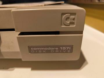 Commodore 1571 Disk Drive beschikbaar voor biedingen