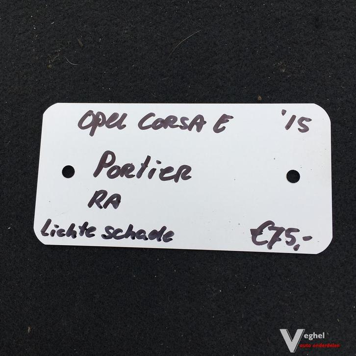 Opel Corsa E 2015 Portier Rechtsachter  ( lichte schade ), Auto-onderdelen, Carrosserie en Plaatwerk, Deur, Gebruikt, Ophalen