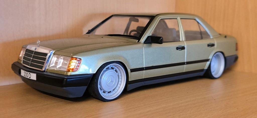 Mercedes Benz 200D (W124) Verbouwd (48), Hobby en Vrije tijd, Modelauto's | 1:18, Nieuw, Auto, Overige merken, Ophalen of Verzenden