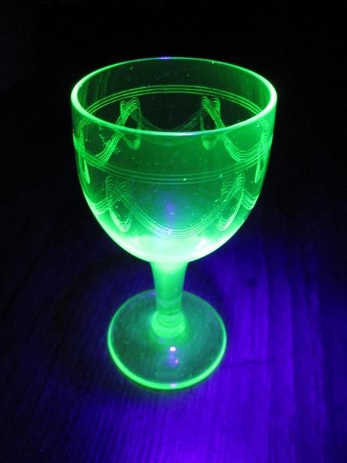 6 Glaasjes gegraveerd annagroen - vaseline glas, Antiek en Kunst, Antiek | Glas en Kristal, Ophalen of Verzenden