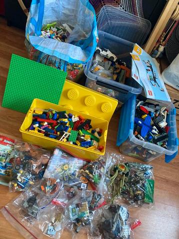 Mega veel lego beschikbaar voor biedingen