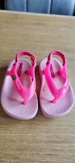 Ipanema slippers sandalen meisje roze maat 19, Ophalen of Verzenden, Zo goed als nieuw, Meisje