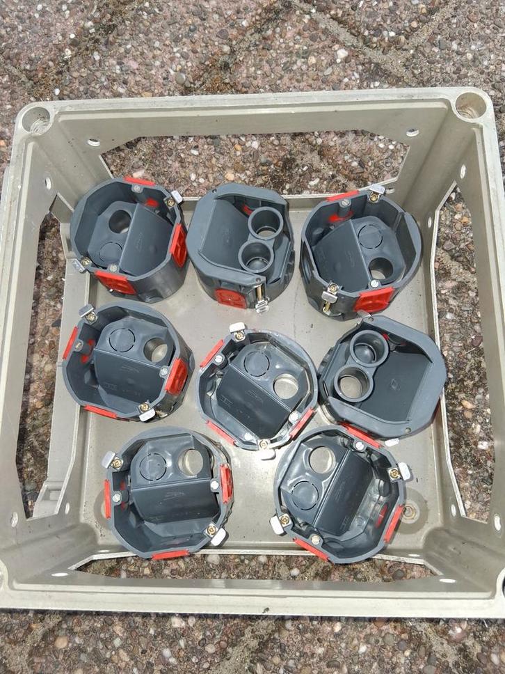 Inbouwdozen / Inbouwschakelkasten - Set van 8, Doe-het-zelf en Verbouw, Elektra en Kabels, Ophalen of Verzenden