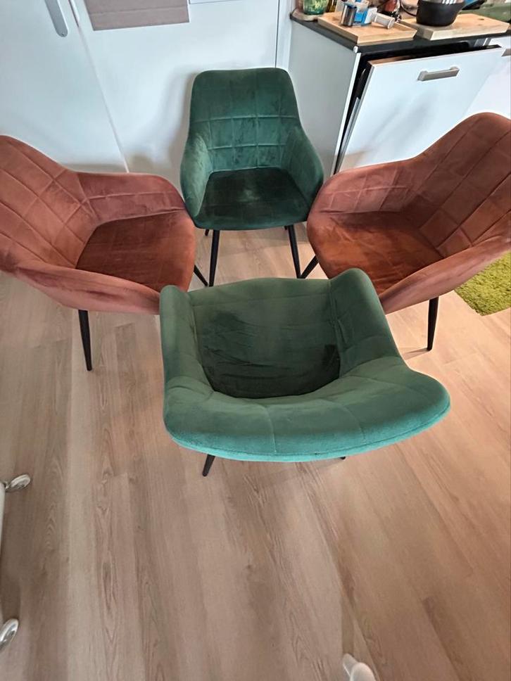 Kitchen dining chairs (4 , not separate , under this price ), Huis en Inrichting, Stoelen, Zo goed als nieuw, Eén, Ophalen of Verzenden