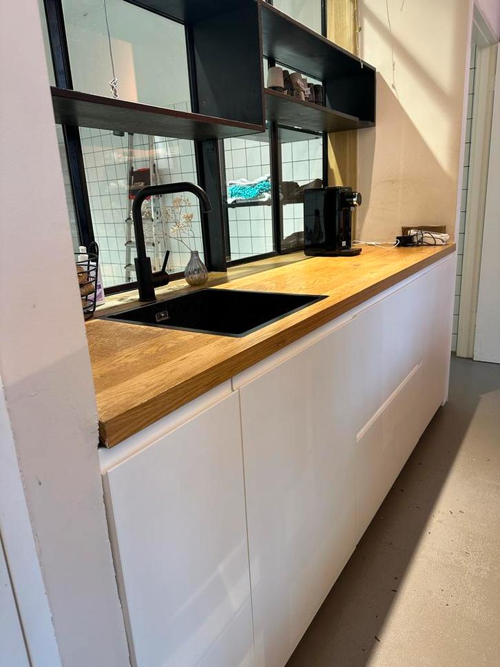 Keukenblok met lades + koelkast, Huis en Inrichting, Keuken | Complete keukens, Zo goed als nieuw, Enkelwandige keuken, Wit, Hout