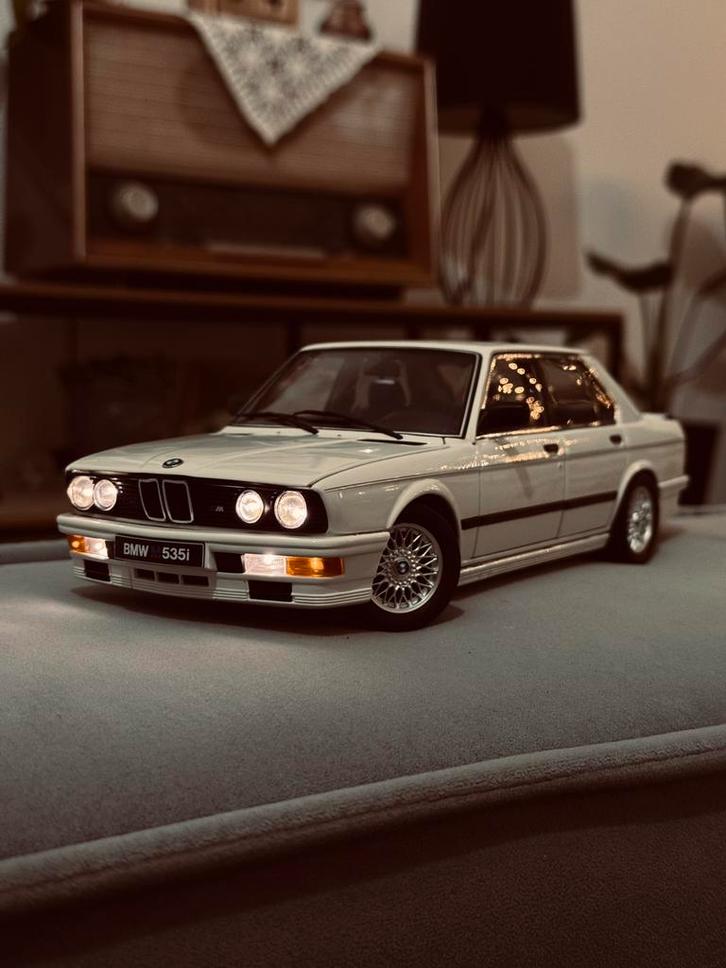 BMW E28 M5 1:18 Autoart, Hobby en Vrije tijd, Modelauto's | 1:18, Zo goed als nieuw, Auto, Autoart, Ophalen of Verzenden