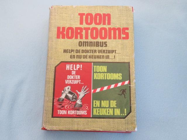 2 boeken in 1 band van Toon Kortooms, Boeken, Romans, Zo goed als nieuw, Nederland, Ophalen of Verzenden