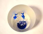 Presse-papier - glas - blauwe visjes - 8 cm., Tweedehands, Tweedehands, Tweedehands, Ophalen of Verzenden