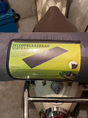 Zelfopblaasbaar matras beschikbaar voor biedingen