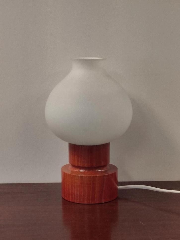 Vintage houten lampje glazen kapje jaren 70 lamp glas bout, Huis en Inrichting, Lampen | Tafellampen, Gebruikt, Minder dan 50 cm