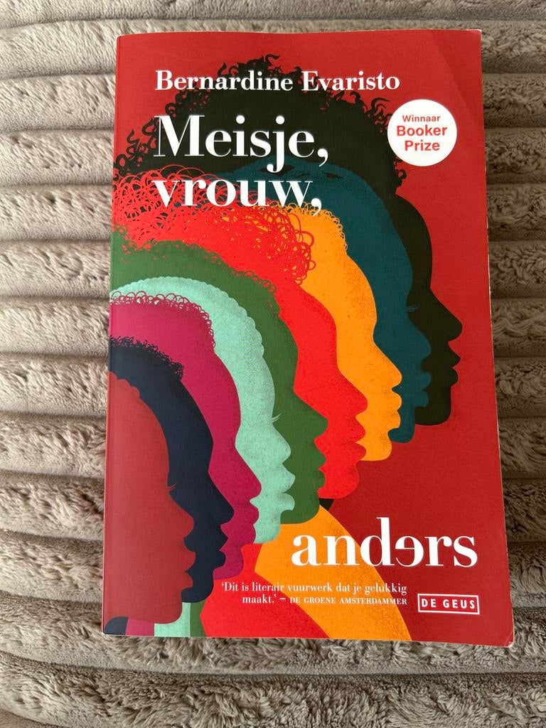 Meisje, vrouw, anders - Bernardine Evaristo, Ophalen of Verzenden, Zo goed als nieuw, Overige onderwerpen