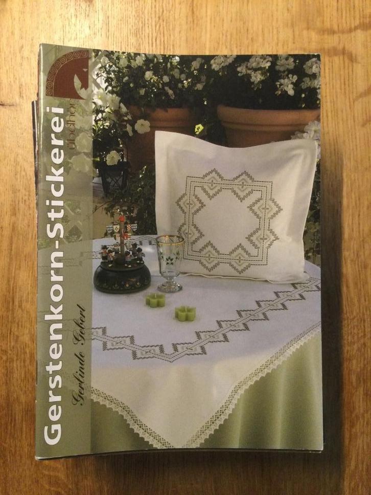 Borduurboekjes Gerlinde Gebert, Hobby en Vrije tijd, Borduren en Borduurmachines, Zo goed als nieuw, Patroon, Ophalen of Verzenden
