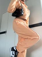 Perzik kleurige set (hoodie & joggingbroek), Overige kleuren, Ophalen of Verzenden, Zo goed als nieuw, Monki