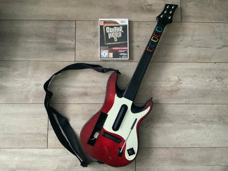 Nintendo Wii Guitar Hero / Rock Band Gitaar - Wit - Rockband, Spelcomputers en Games, Games | Nintendo Wii, Zo goed als nieuw