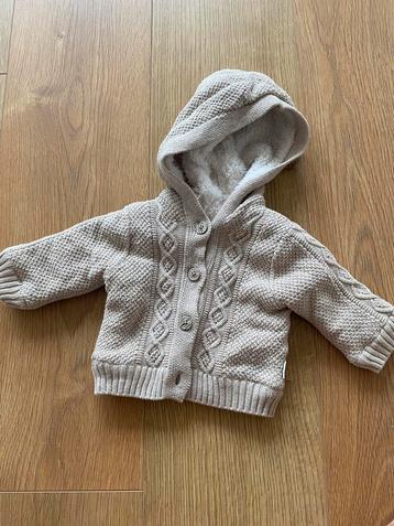 Gebreid Vest met Capuchon - Newborn beschikbaar voor biedingen