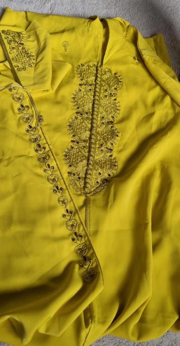 Gele Djellaba M/L met kralen. Nieuw M/L beschikbaar voor biedingen