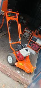 Dosko 200-6H stobbenfrees demo model, Zakelijke goederen, Machines en Bouw | Tuin, Park en Bosbouw, Ophalen
