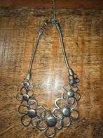 Leuke ketting met open bloemen, Ophalen of Verzenden, Zo goed als nieuw, Overige materialen