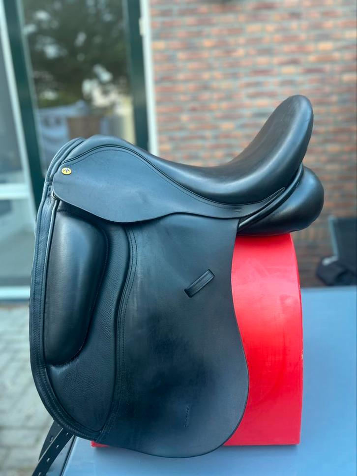 Anatomica cygnus short roll, 17,5 inch, Dieren en Toebehoren, Paarden en Pony's | Zadels, Zo goed als nieuw, Dressuur, Ophalen of Verzenden