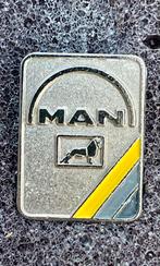 MAN Speldje, Verzamelen, Speldjes, Pins en Buttons, Ophalen of Verzenden, Gebruikt, Merk, Speldje of Pin