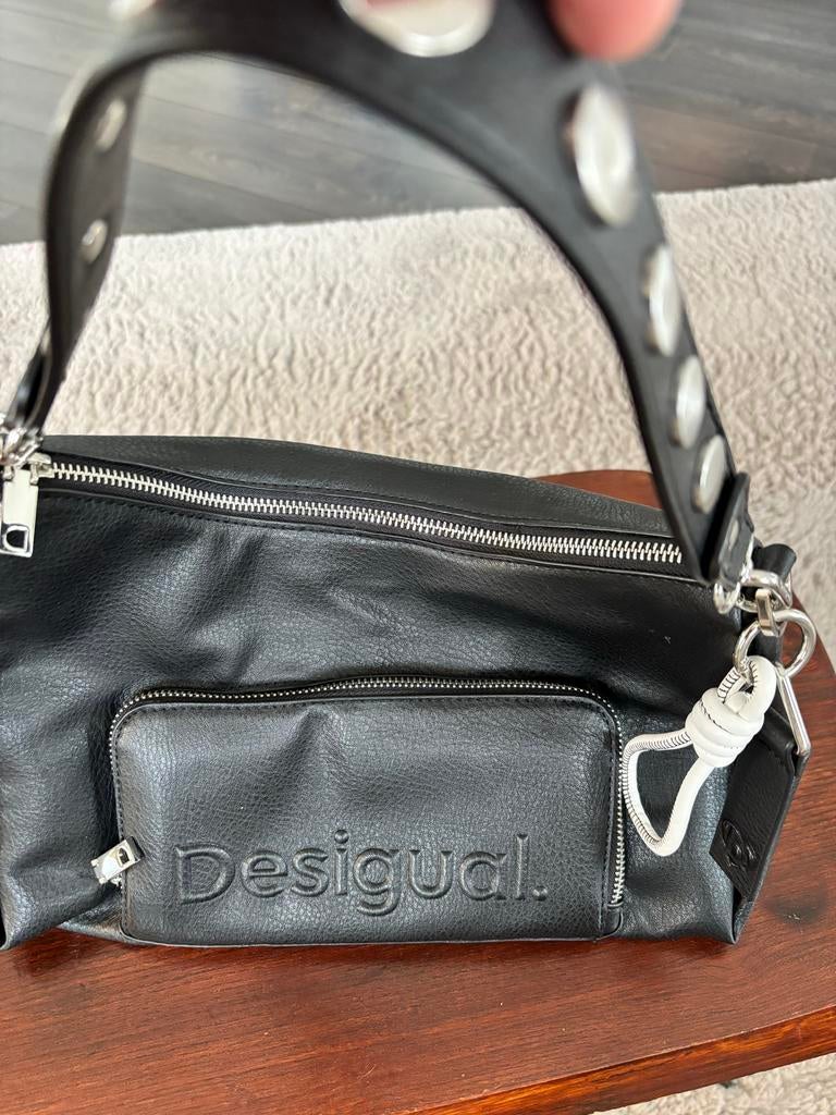 Leren Zwarte Desigual Schoudertas, Sieraden, Tassen en Uiterlijk, Ophalen of Verzenden, Zo goed als nieuw, Zwart, Schoudertasje