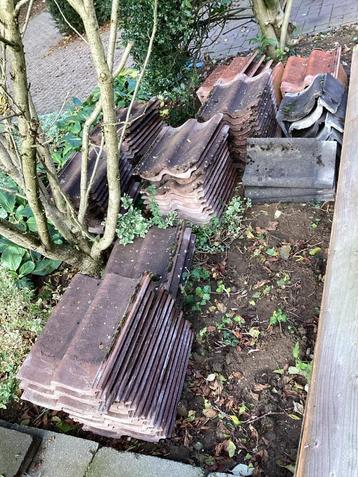 Dakpannen inclusief hoekpannen links en rechts beschikbaar voor biedingen