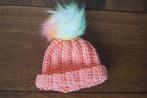 Babymuts perzikoranje, regenboogpompon, circa 3 maanden, Kinderen en Baby's, Babykleding | Mutsen, Sjaals en Wanten, Maat 62, Jongetje of Meisje