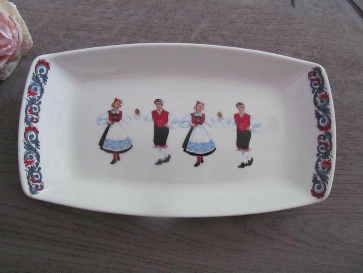 Figgjo Flint Norway Folk Dancers Serveer Schaal, Huis en Inrichting, Keuken | Servies, Zo goed als nieuw, Schaal of Schalen, Overige stijlen