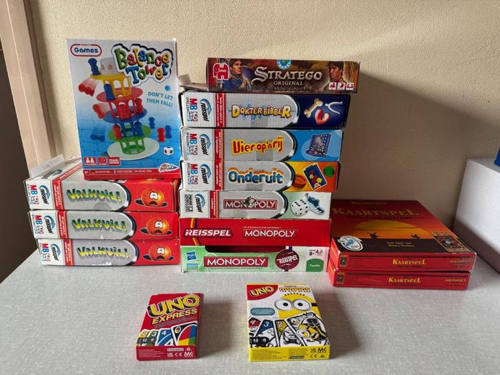 VERSCHILLENDE reisspelletjes en kaartspellen €5,- PER SPEL., Hobby en Vrije tijd, Gezelschapsspellen | Bordspellen, Zo goed als nieuw