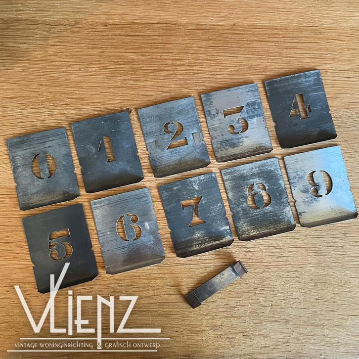vintage, brocante spuitmallen, tamponeermallen cijfers, Antiek en Kunst, Curiosa en Brocante, Ophalen of Verzenden