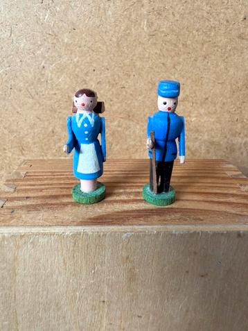 2x Erzgebirge popje man en vrouw - man is 4cm - hout beschikbaar voor biedingen