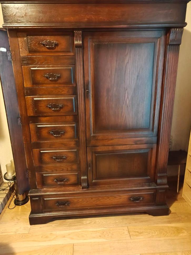 Massief Eiken Kast met Origineel Beslag, Antiek en Kunst, Antiek | Meubels | Kasten, Ophalen