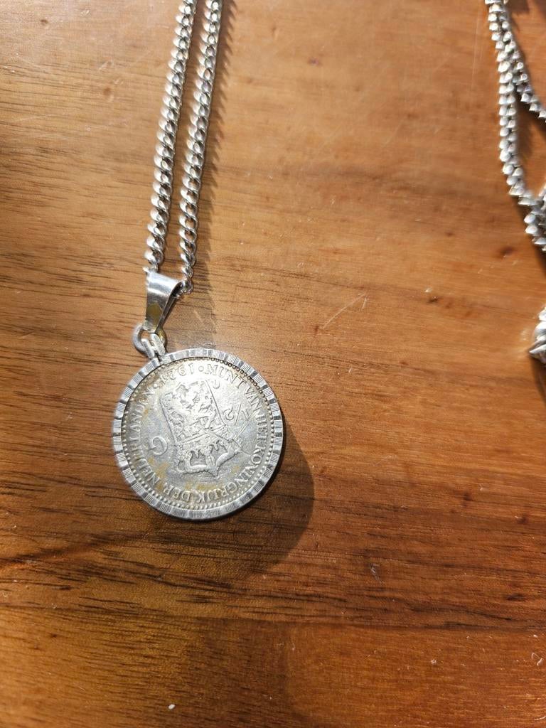 Zilveren halve gulden 1921 Wilhelmina in zilveren kast, Met hanger, Gebruikt, Ophalen of Verzenden, Zilver