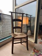 Oude bidstoel met rieten zitting, Huis en Inrichting, Stoelen, Ophalen, Gebruikt, Bruin, Eén