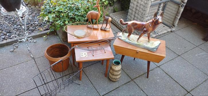 12 vintage jaren 50 60 bijzettafels en woonaccessoires, Verzamelen, Retro, Huis en Inrichting, Ophalen