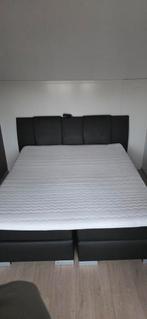 Tweepersoonsbed met zwart hoofdbord, Ophalen, Zwart, Tweepersoons, Zo goed als nieuw