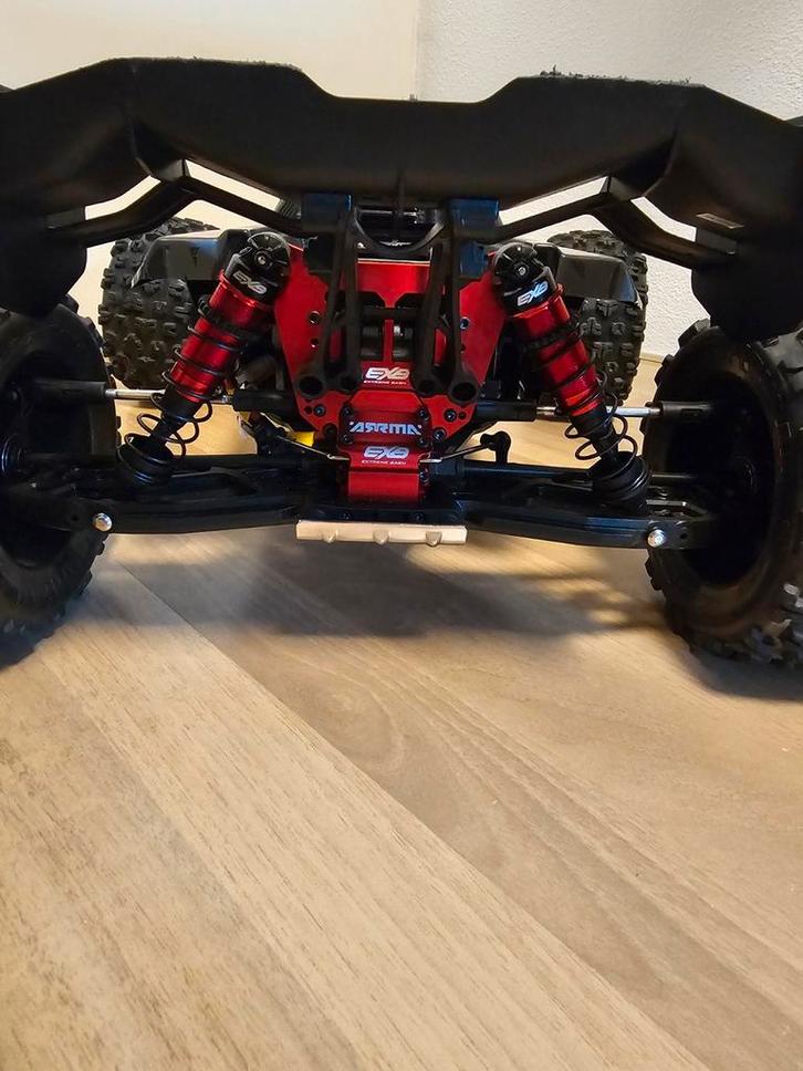 Kraton exb 6s zgan met doos en garantie, Hobby en Vrije tijd, Modelbouw | Radiografisch | Auto's, Zo goed als nieuw, Auto offroad