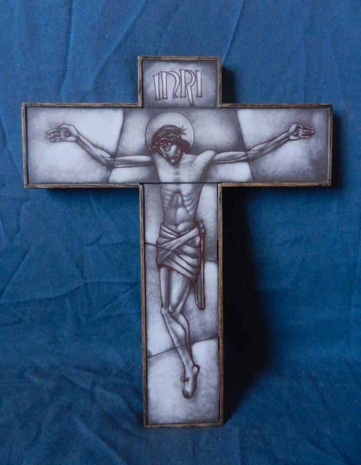 Gebrandschilderd opaline kruisbeeld Gebrs Paridon Amsterdam, Antiek en Kunst, Antiek | Glas en Kristal, Ophalen of Verzenden