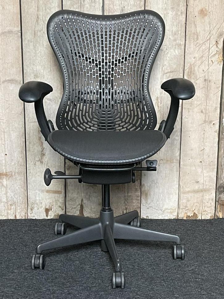 Herman Miller Mirra 1 Refurbished graphite, Huis en Inrichting, Bureaustoelen, Zo goed als nieuw, Bureaustoel, Grijs, Ergonomisch