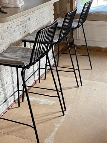 Barstoelen 3 stuks beschikbaar voor biedingen