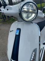 Vespa Primavera Patggio 125Cc Yacht Club 2800 KM, Benzine, Overige modellen, Gebruikt, Ophalen of Verzenden