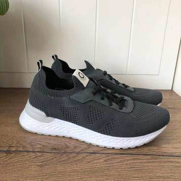 Grijze Sneakers - Maat 42 beschikbaar voor biedingen