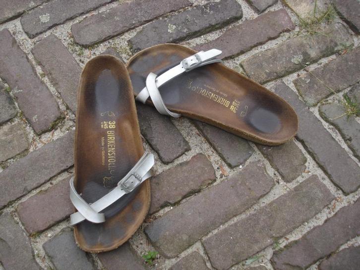 GRATIS VERZENDEN ZILVEREN PIAZZA BIRKENSTOCKS MT 38, Kleding | Dames, Schoenen, Nieuw, Slippers, Overige kleuren, Verzenden