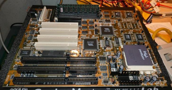 FIC | PA-2005 | Pentium Moederbord | 166 MHz, Computers en Software, Vintage Computers, Ophalen of Verzenden